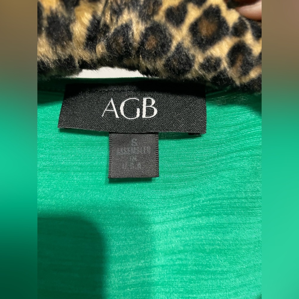 Women’s green AGB blouse size small - Picture 2 of 3
